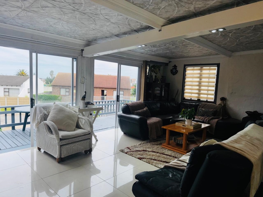 3 Bedroom Property for Sale in Wavecrest Eastern Cape